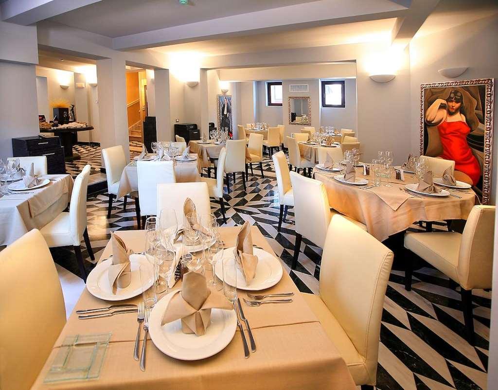 Vigo Hotel Ploieşti Restoran fotoğraf